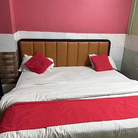 Dkr Regency Hotel Kurnool Bagian luar foto